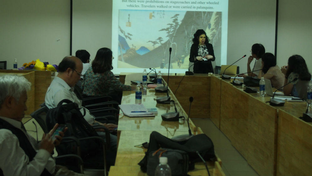 Hệ thống xe điện tác động đến văn học, văn hóa của Nhật Bản như thế nào?