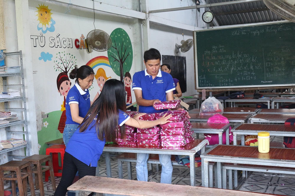 Nhóm Thư viện Vinafarm: Nối vòng tay lớn - Ươm mầm khát vọng