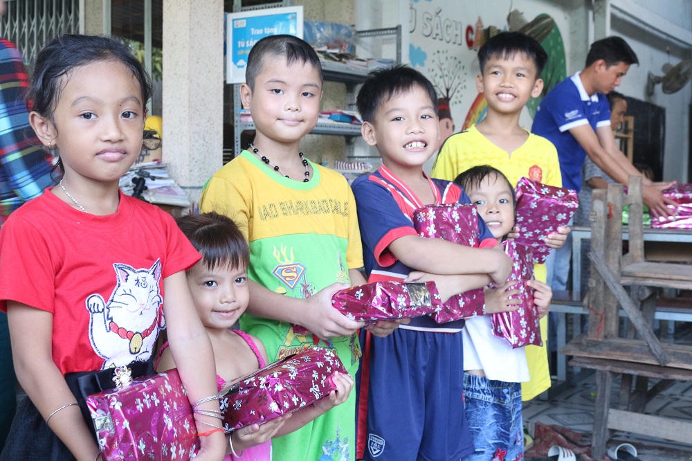 Nhóm Thư viện Vinafarm: Nối vòng tay lớn - Ươm mầm khát vọng