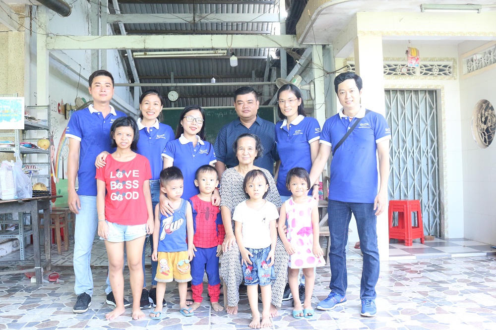 Nhóm Thư viện Vinafarm: Nối vòng tay lớn - Ươm mầm khát vọng