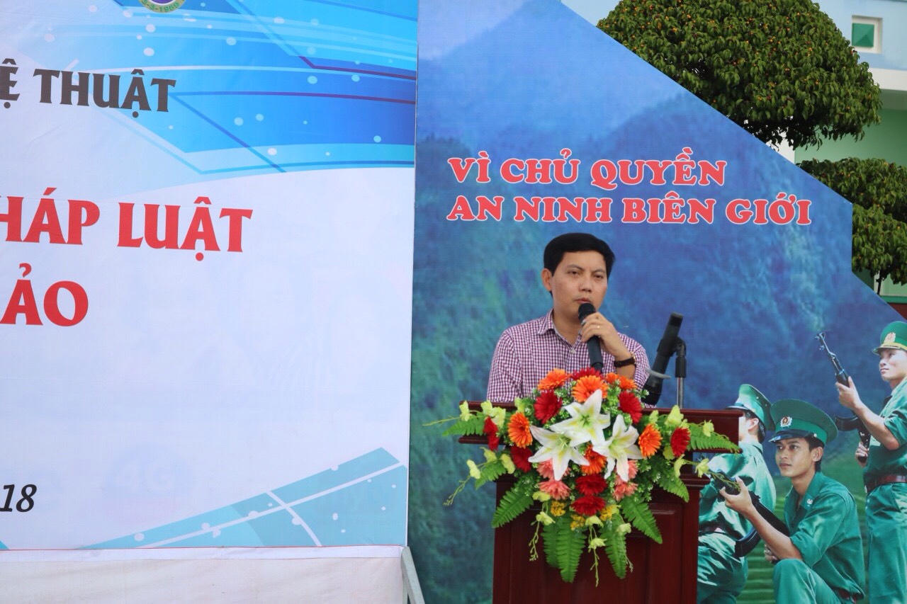 Trao 100 xe đạp cho học sinh và 1.200 lá cờ cho ngư dân tại Bạc Liêu