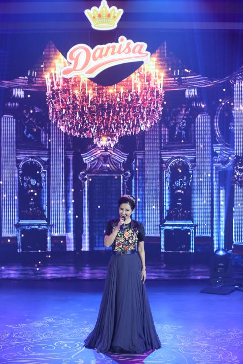 Hồng Nhung, Mỹ Tâm, Hương Tràm cùng hát tri ân thầy cô