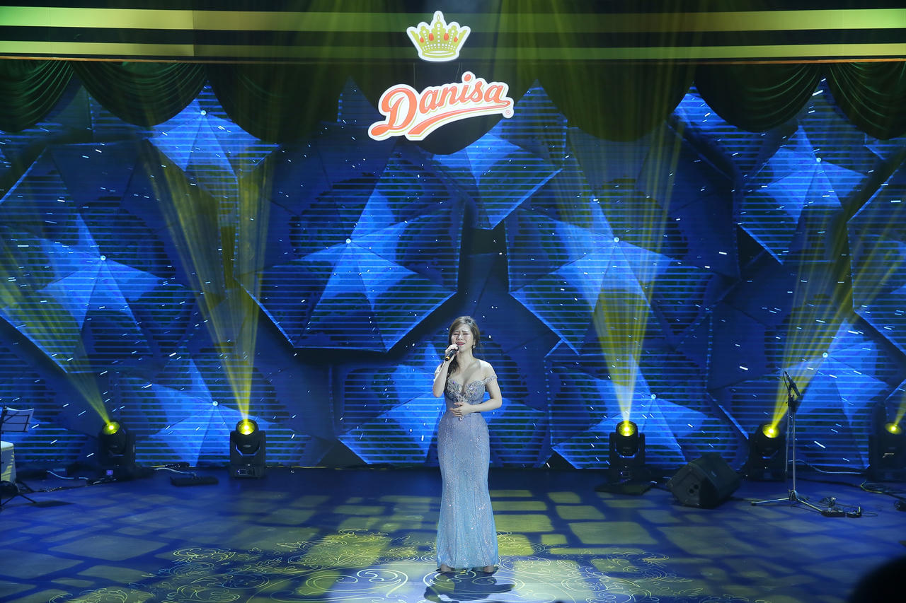 Hồng Nhung, Mỹ Tâm, Hương Tràm cùng hát tri ân thầy cô