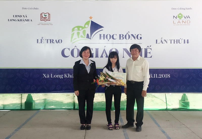 Học bổng cô giáo Nhế - 14 năm nâng bước em đến trường