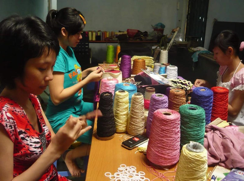 12 năm truyền nghề đan móc cho người khuyết tật