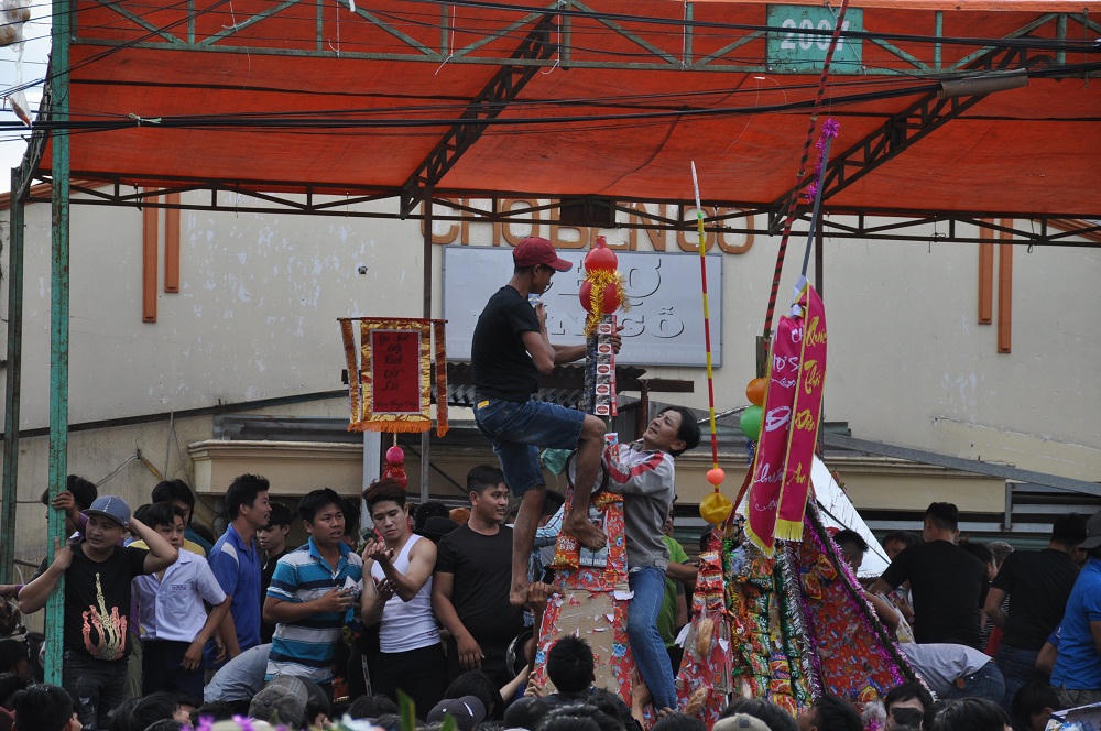 Độc đáo lễ hội Trai Đàng làng Bến Gỗ