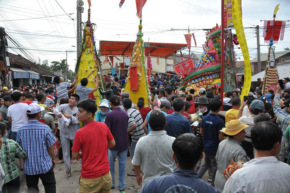 Độc đáo lễ hội Trai Đàng làng Bến Gỗ