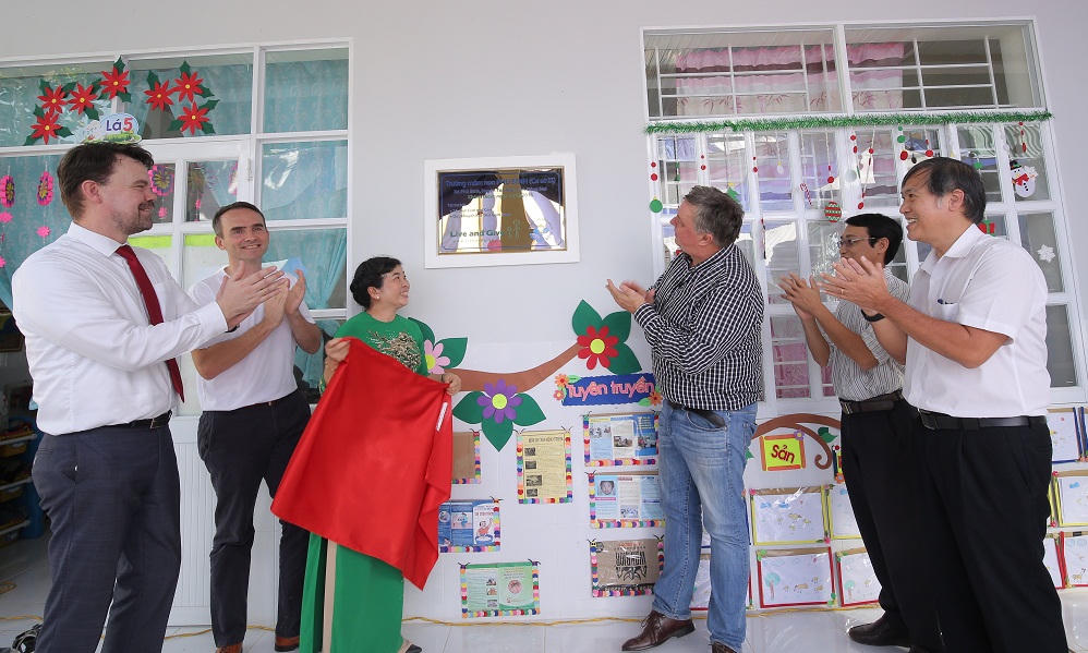 Hành trình 16 năm "Đèn đom đóm" thắp sáng ước mơ đến trường