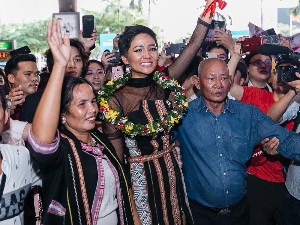 H’Hen Niê tỏa sáng: Quan niệm cái đẹp đang thay đổi