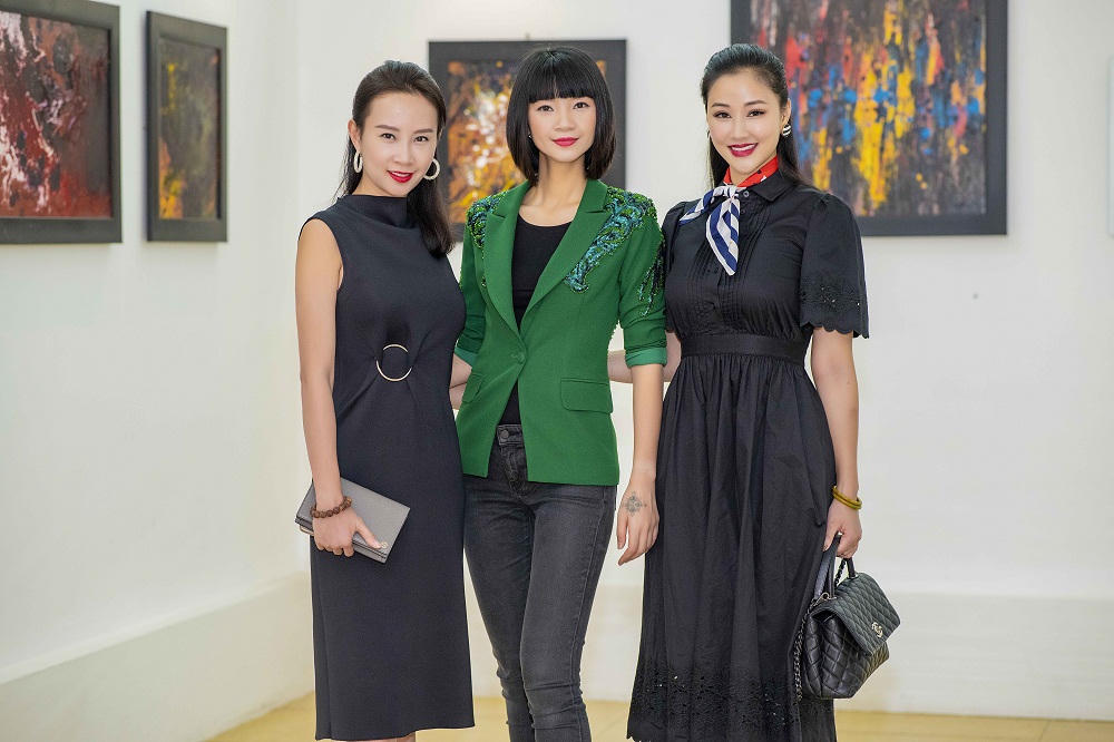 Dàn sao Việt thưởng lãm hơn 100 bức tranh của NTK Cao Minh Tiến