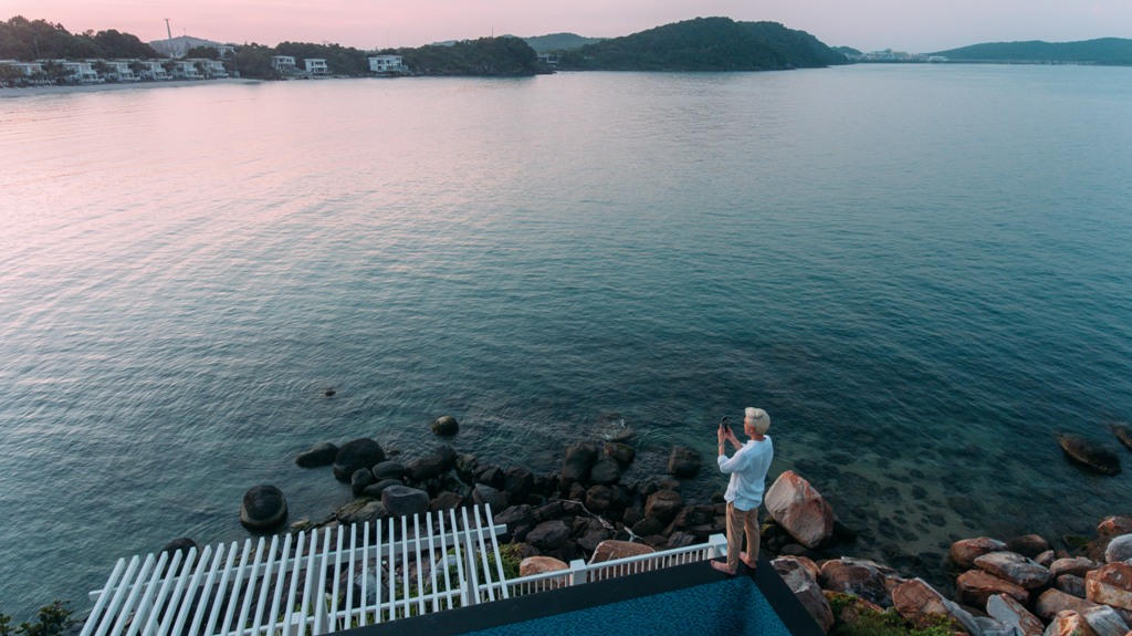 Ca sĩ Quang Vinh chia sẻ bí quyết du lịch tại Bãi Kem, Mũi Ông Đội ở Nam Phú Quốc