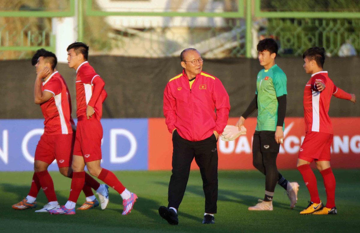 Tuyển Việt Nam nhận lì xì tại UAE