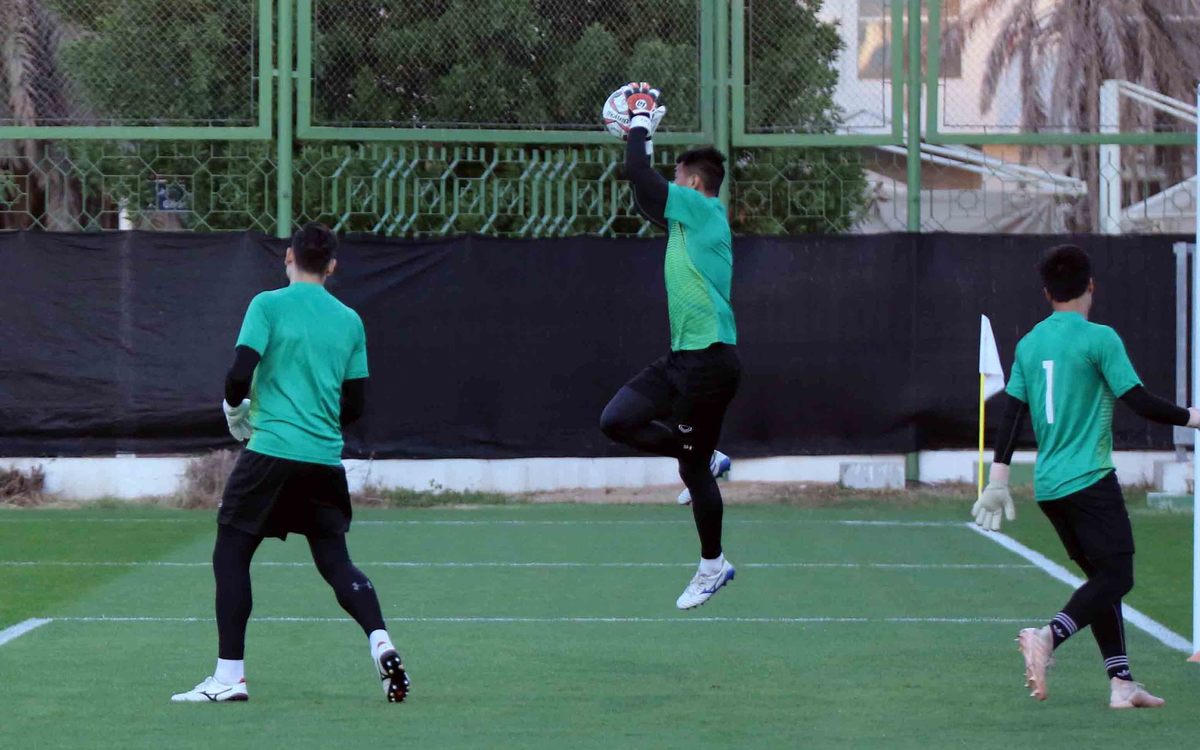 Tuyển Việt Nam nhận lì xì tại UAE