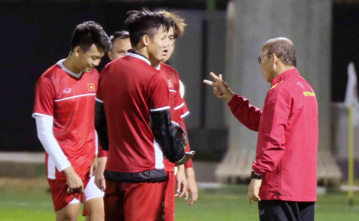 Tuyển Việt Nam nhận lì xì tại UAE