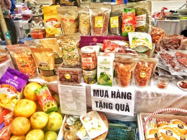 Bước vào tháng Tết, thị trường thực phẩm rục rịch tăng giá