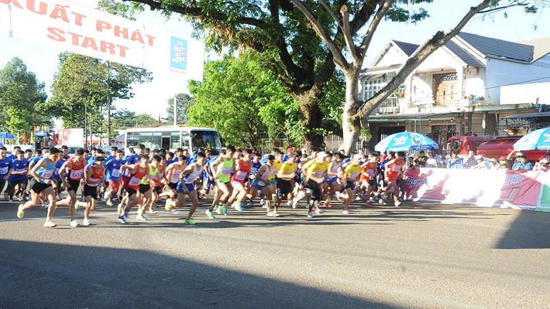 Number 1 Active đồng hành cùng giải việt dã leo núi Chinh phục đỉnh Bà Rá lần thứ 25