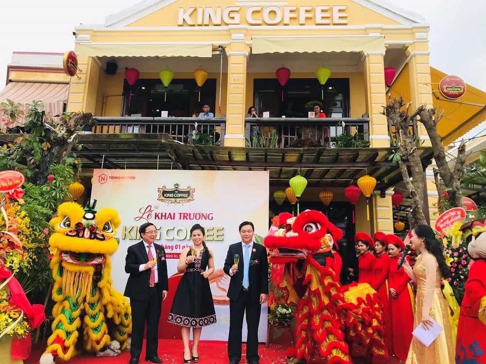 Bà Diệp Thảo khai trương quán King Coffee mới tại phố cổ Hội An