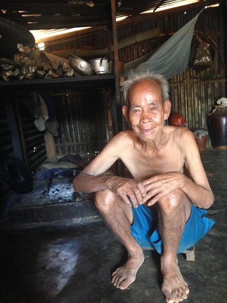 Ký ức kinh hoàng về hủ tục đổ chì nóng tìm kẻ gian