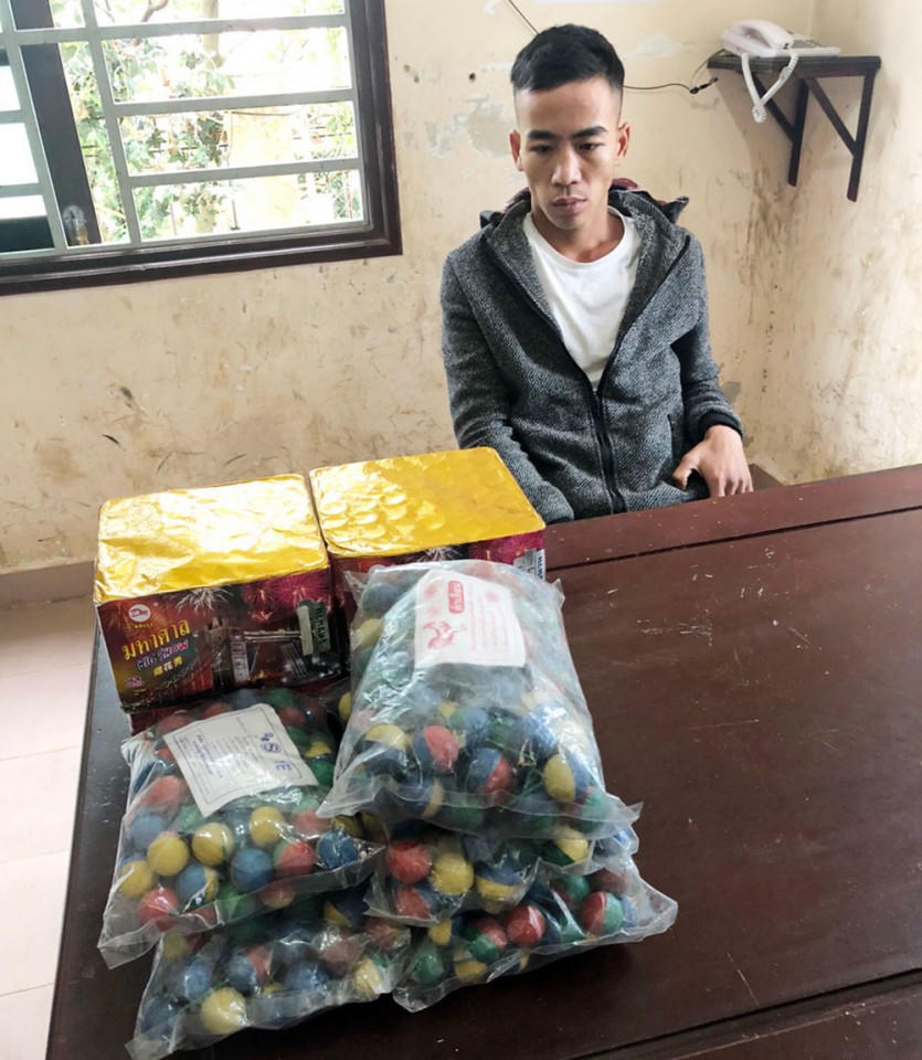 Liên tục bắt giữ nhiều vụ mua bán, tàng trữ pháo nổ