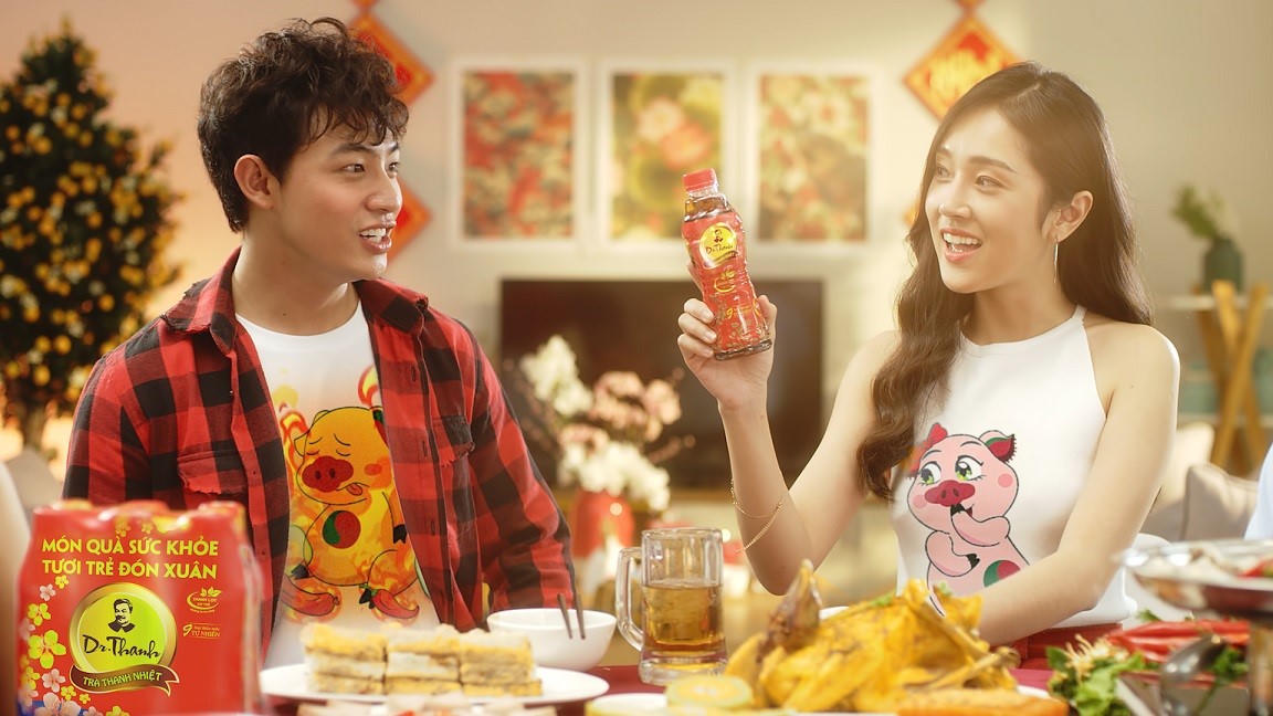 Mách nhỏ cách chọn quà Tết hợp ý mẹ chồng tương lai