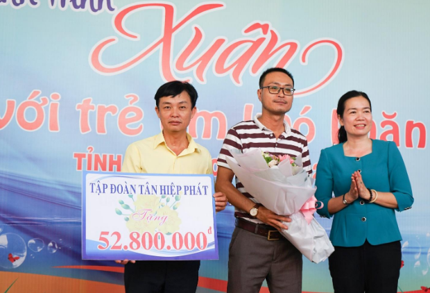 Tân Hiệp Phát mang mùa xuân ấm áp đến với trẻ em có hoàn cảnh khó khăn