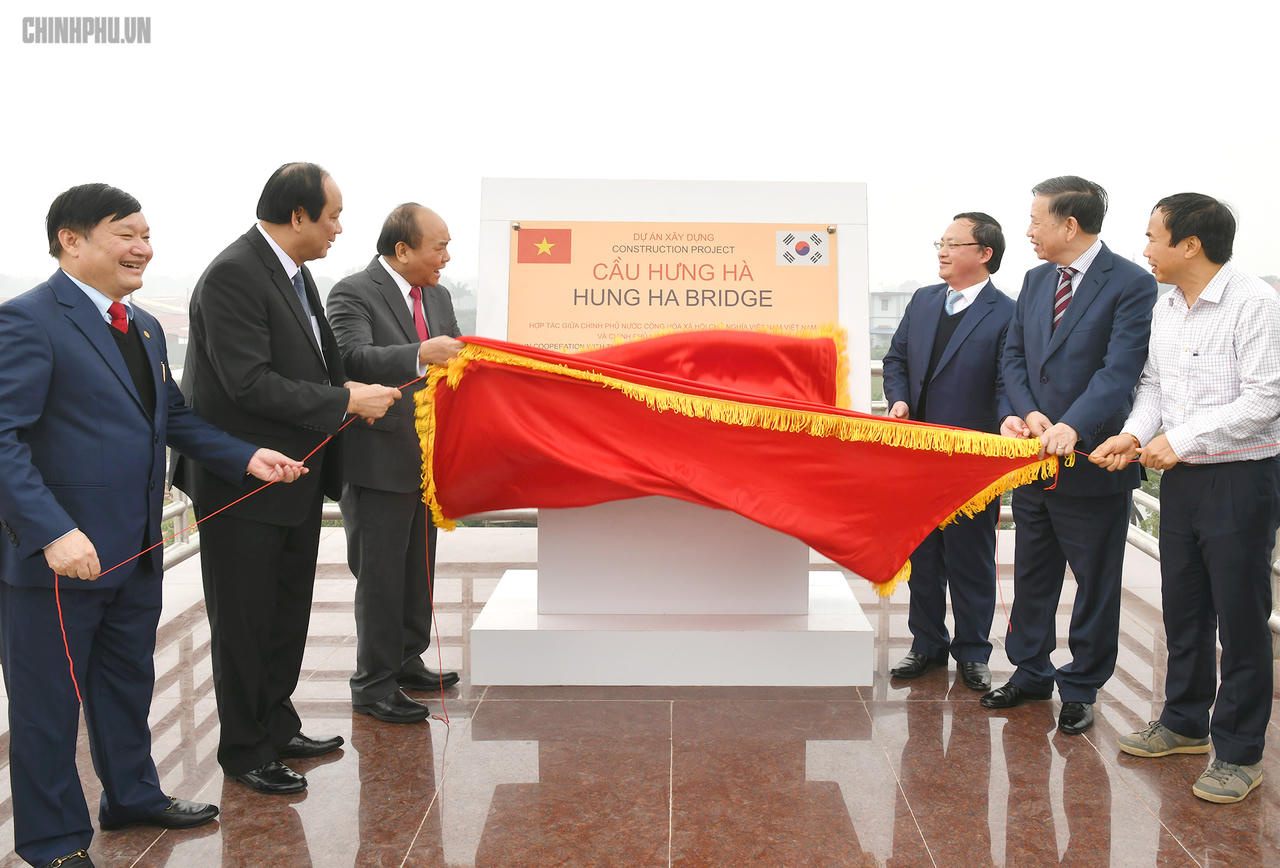 Thủ tướng phát lệnh thông tuyến nối hai cao tốc quan trọng