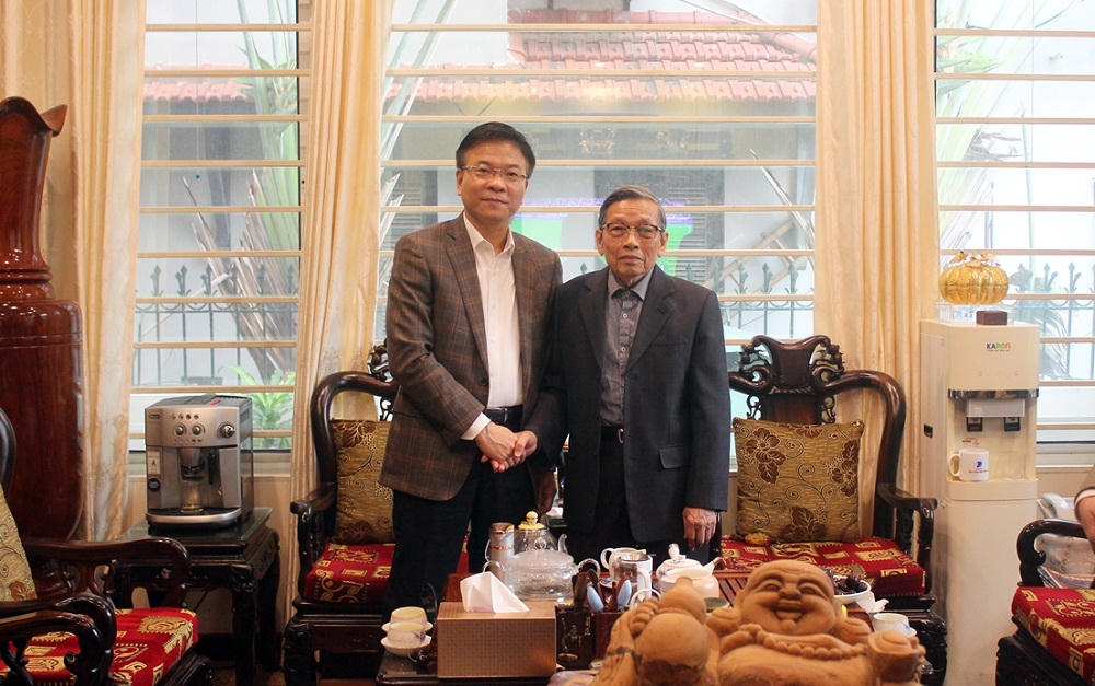 Lãnh đạo Bộ Tư pháp thăm hỏi cán bộ lão thành nhân dịp Tết Kỷ Hợi 2019