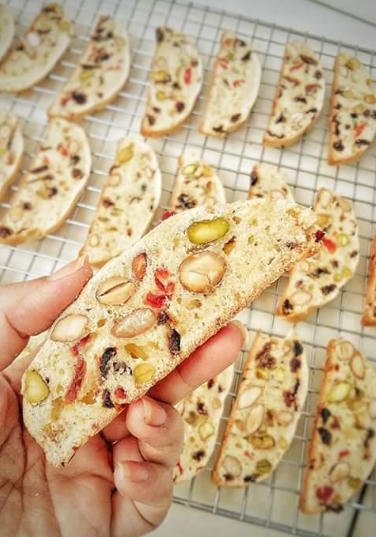 Tự vào bếp làm bánh, mứt cho mùa Tết an vui