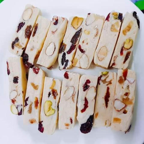 Tự vào bếp làm bánh, mứt cho mùa Tết an vui