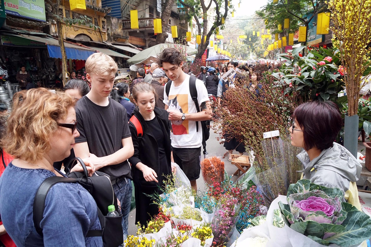 Hương vị Tết xưa ở chợ hoa nổi tiếng Hà Thành