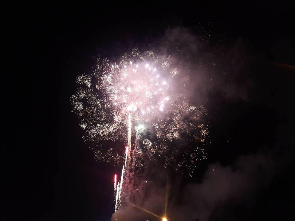 Cả nước tưng bừng đón giao thừa xuân Kỷ Hợi 2019