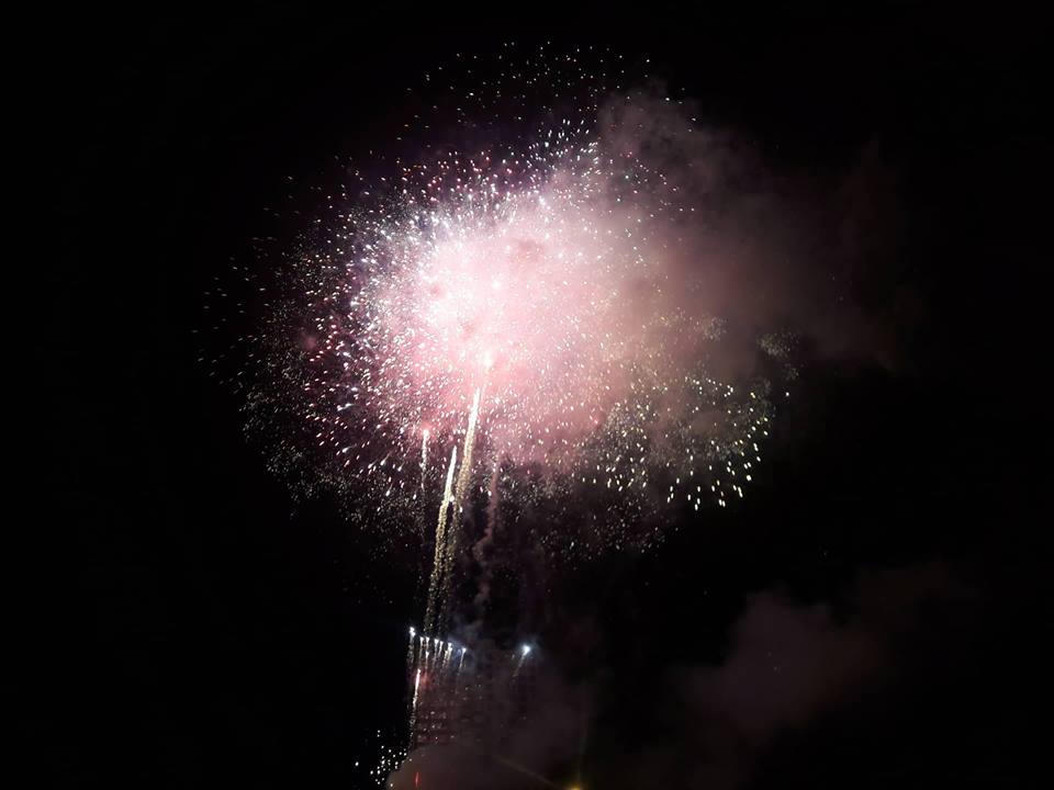 Cả nước tưng bừng đón giao thừa xuân Kỷ Hợi 2019