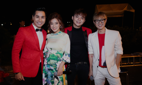 MC Nguyên Khang, Hoàng Yến Chibi (giữa), Thanh Duy Idol (phải) chạy show cả đêm giao thừa.