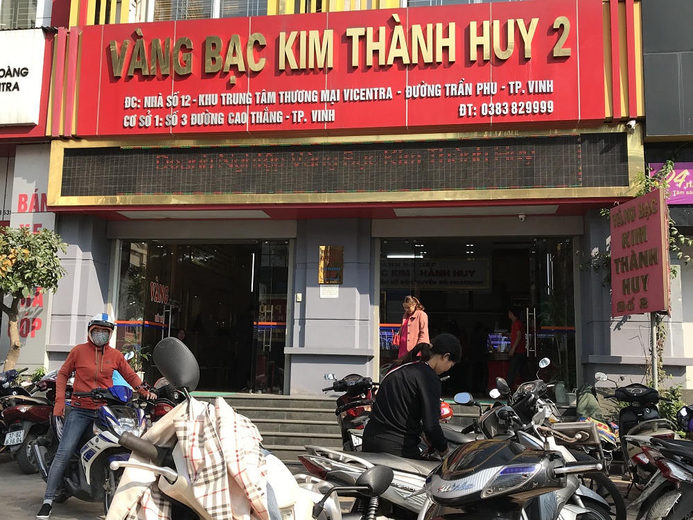 TP. Vinh: Cửa hàng vàng đìu hiu trong ngày vía Thần tài