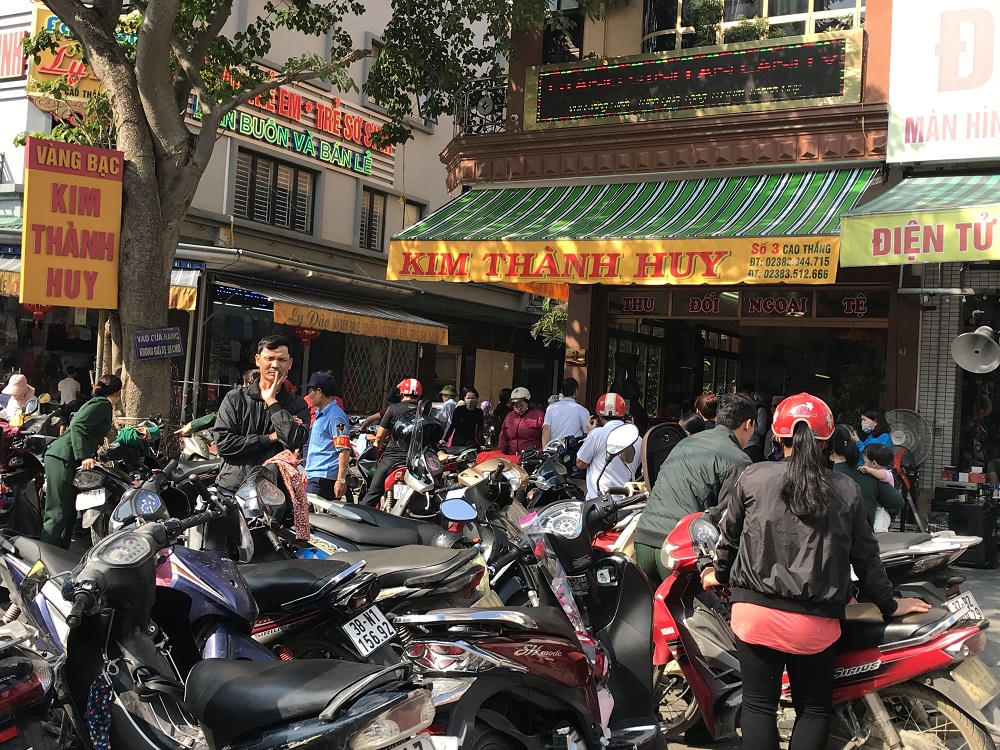 TP. Vinh: Cửa hàng vàng đìu hiu trong ngày vía Thần tài