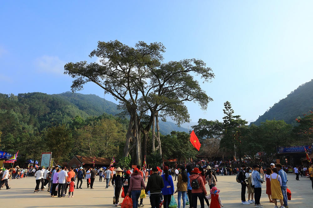 Hàng vạn người hành hương về miền địa linh Tây Thiên đầu xuân