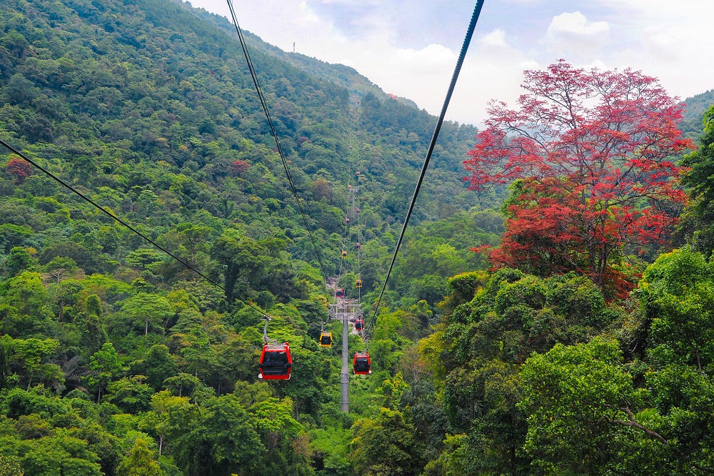 Hàng vạn người hành hương về miền địa linh Tây Thiên đầu xuân