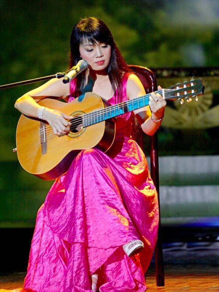 NSND Thái Bảo hồi tưởng tháng năm 'lội bùn hát cho bộ đội nghe'