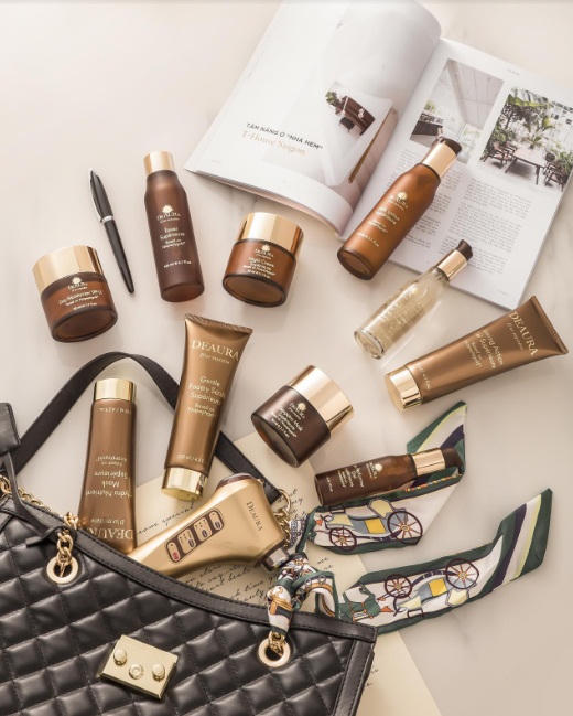 Mỹ phẩm DeAura và nghệ thuật ‘’dối lừa’’ của phụ nữ