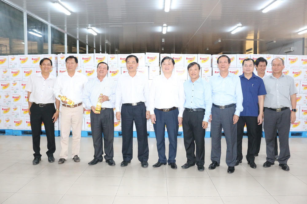 Đoàn công tác Bộ NN&PTNT cùng lãnh đạo 2 tỉnh An Giang, Đồng Tháp “xông đất” Tập đoàn Sao Mai