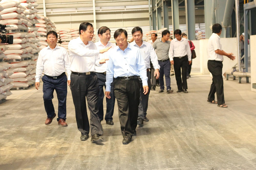 Đoàn công tác Bộ NN&PTNT cùng lãnh đạo 2 tỉnh An Giang, Đồng Tháp “xông đất” Tập đoàn Sao Mai