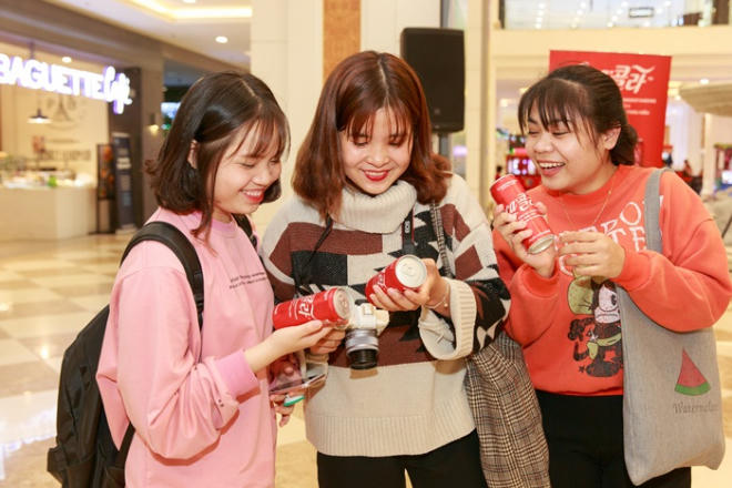 Coca - Cola Việt Nam ra phiên bản lon đặc biệt cùng thông điệp kết nối hòa bình