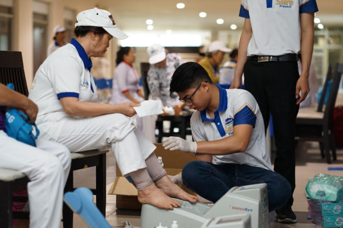 Vinamilk Sure Prevent đồng hành cùng 3.000 người cao tuổi tại Giải thi đấu thể dục dưỡng sinh TP.HCM