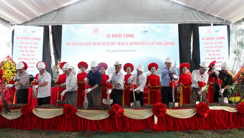 ASM tích lũy làm chuyện lớn