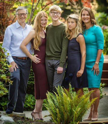 Gia đình hạnh phúc của tỷ phú Bill Gates. Ảnh: CNBC.