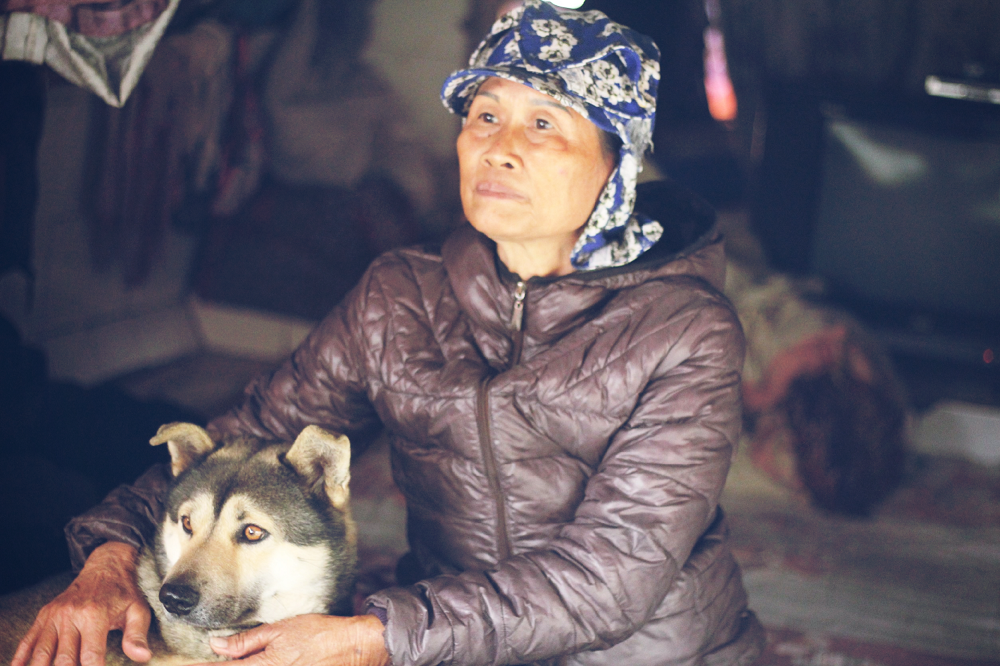 Phận đời những phụ nữ bám nước mưu sinh