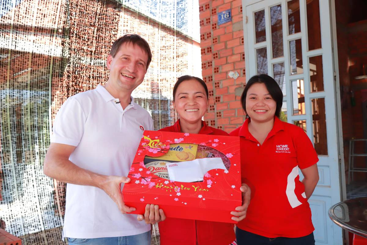 Tín dụng tiêu dùng làm gì để đẩy lùi tín dụng “đen”?