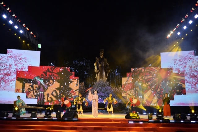 Gần 3 vạn cành, cây hoa anh đào khoe sắc tại Lễ hội hoa anh đào Nhật Bản - Hà Nội 2019 