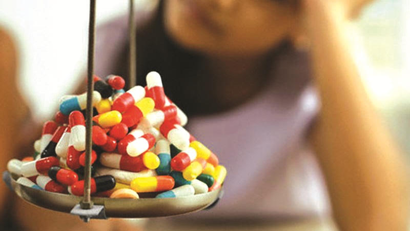 Báo động hàng trăm ngàn trẻ em chết mỗi năm vì 'đại dịch' thuốc giả