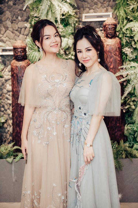 Ca sĩ Phạm Quỳnh Anh đọ sắc với MC Bạch Lan Phương